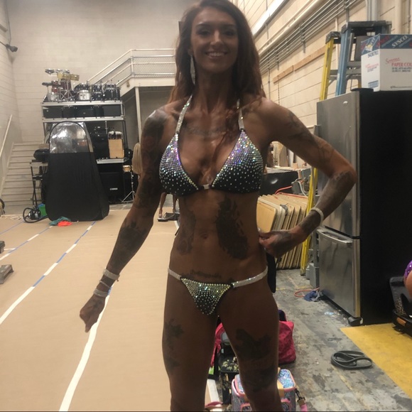 Meet your Posher, Lindsey - Picture 4 of 4